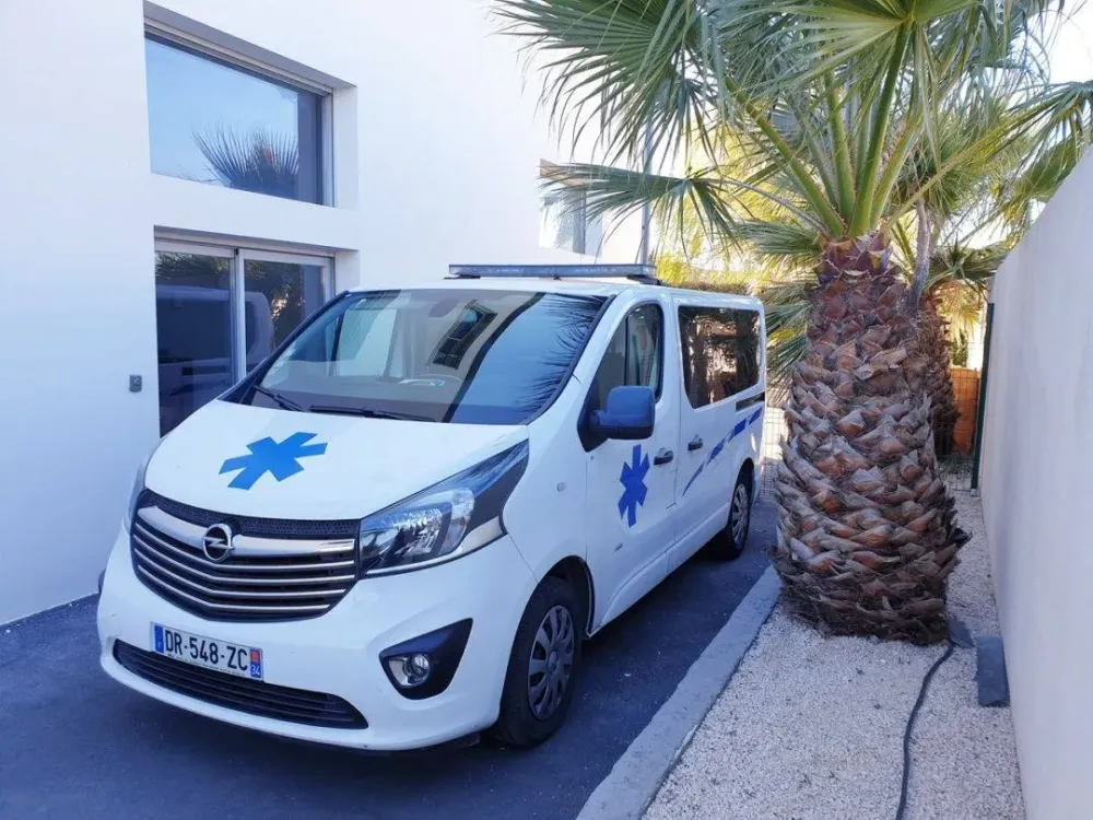 ambulance 1